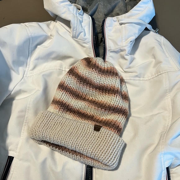 Knitted Beanie - Picture 4 of 4